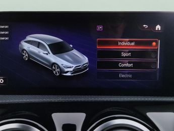 Mercedes-Benz CLA 1.3 CLA250e 15.6kWh AMG Line Night Edition (Premium Plus) Shooti