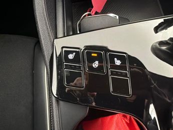 Kia Sportage 1.6 h T-GDi GT-Line (226 bhp) - LANE DEPARTURE  - LANE FOLLOWING