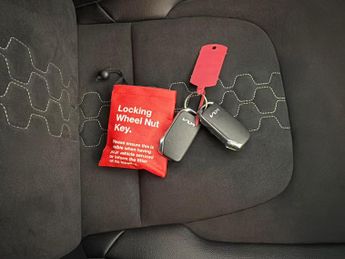 Kia Sportage 1.6 h T-GDi GT-Line (226 bhp) - LANE DEPARTURE  - LANE FOLLOWING