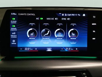 BMW iX1 30 66.5kWh M Sport xDrive (11kW Charger) (313 ps) - ALCANTARA - 