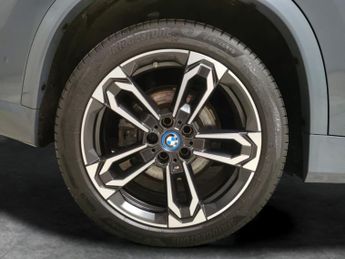 BMW iX1 30 66.5kWh M Sport xDrive (11kW Charger) (313 ps) - ALCANTARA - 