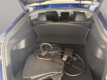 Tesla Model Y (Dual Motor) Long Range 4WDE (384 bhp) - HEATED STEERING - WIFI