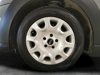 Mini Hatch 1.5 One Classic Steptronic (102 ps) - PERFORMANCE CONTROL