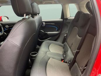 Mini Hatch 1.5 Cooper Classic Steptronic (136 ps)[Comfort/Nav Pack] - CARPL