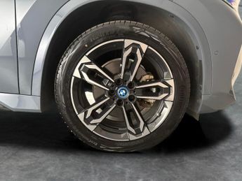 BMW iX1 30 66.5kWh M Sport xDrive (11kW Charger) (313 ps) - NAV