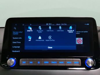 Hyundai Kona 64kWh Premium (10.5kW Charger) (204 ps) - KEYLESS ENTRY - LED - 