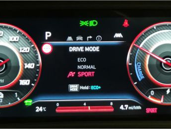 Hyundai Kona 64kWh Premium (10.5kW Charger) (204 ps) - KEYLESS ENTRY - LED - 