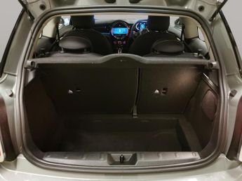 Mini Hatch 1.5 One Classic Steptronic (102 ps) - PERFORMANCE CONTROL