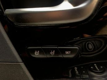 Kia Niro 64kWh 4+ (201 bhp) - NAV - HEATED STEERING - BLIND SPOT ASSIST