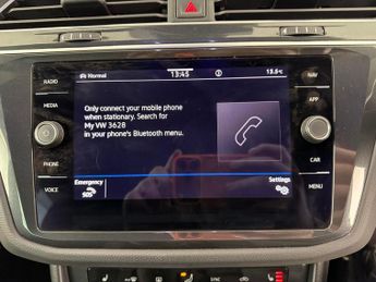 Volkswagen Tiguan 1.5 TSI R-Line DSG (150 ps) - CLIMATE CONTROL - SD CARD MEDIA IN