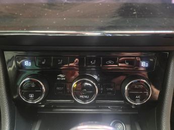 Skoda Superb 2.0 TDI SE Technology DSG (150 ps) - DRIVER MEMORY SEAT - BLUETO