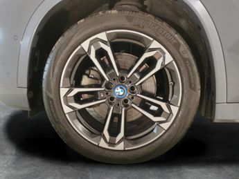 BMW iX1 30 66.5kWh M Sport xDrive (11kW Charger) (313 ps) - ALCANTARA - 