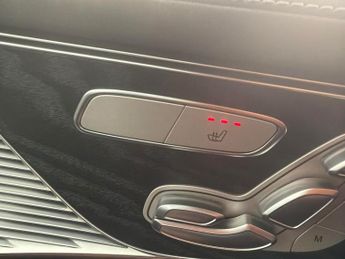 Mercedes-Benz EQC EQC 400 80kWh AMG Line (Premium Plus) 4MATIC (408 ps) - LED - NA
