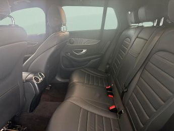 Mercedes-Benz EQC EQC 400 80kWh AMG Line (Premium Plus) 4MATIC (408 ps) - LED - NA