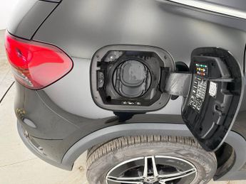 Mercedes-Benz EQA EQA 250+ 70.5kWh AMG Line (190 ps) - ADAPTIVE LIGHTS - HEATED LE