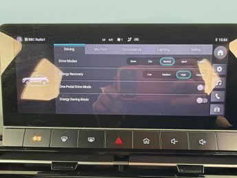 MG Mg4 51kWh SE (170 ps) - DRIVING MODES - 17IN ALLOYS - CLIMATE CONTRO