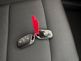 MG Mg4 51kWh SE (170 ps) - DRIVING MODES - 17IN ALLOYS - CLIMATE CONTRO