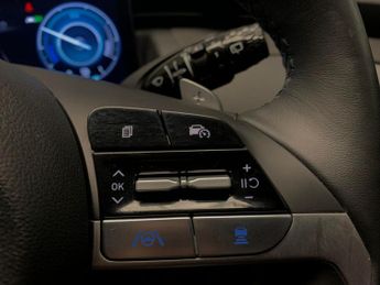 Hyundai Tucson 1.6 T-GDi 13.8kWh Premium Plug-in 4WD (265 ps) - HEATED SEATS