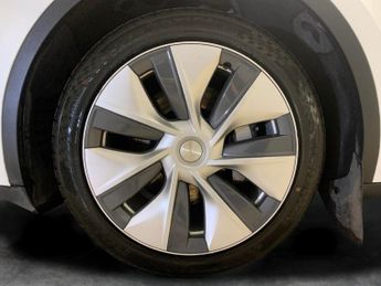Tesla Model Y SUV RWD (346 ps) - HEATED SEATS - HEATED STEERING - WIFI