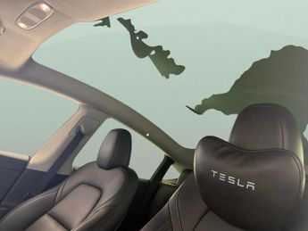 Tesla Model Y (Dual Motor) Long Range 4WDE (384 bhp) - HEATED STEERING - WIFI