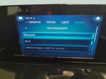 Mercedes-Benz GLA 1.3 GLA200 Sport 7G-DCT (163 ps) - HEATED LEATHER