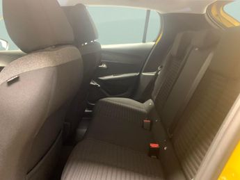 Peugeot 208 1.2 PureTech Active EAT (100 ps) - LED - NAV - BLUETOOTH