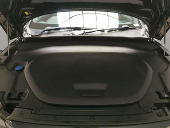 Volvo XC40 Recharge 69kWh Plus (231 ps) - KEYLESS ENTRY - PARK ASSIST - LED