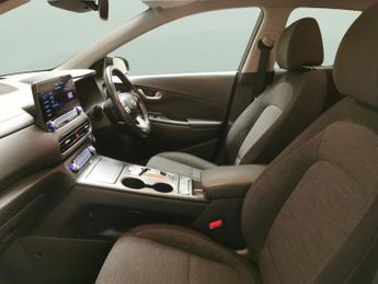 Hyundai Kona 64kWh Premium (10.5kW Charger) (204 ps) - KEYLESS ENTRY - LED - 