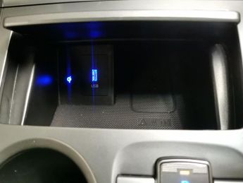 Hyundai Kona 64kWh Premium (10.5kW Charger) (204 ps) - ACTIVE LANE ASSIST