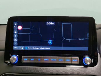 Hyundai Kona 64kWh Premium (10.5kW Charger) (204 ps) - ACTIVE LANE ASSIST