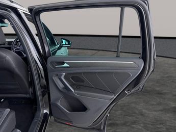Volkswagen Tiguan 1.5 TSI R-Line DSG (150 ps) - CLIMATE CONTROL - SD CARD MEDIA IN