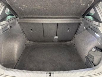 Volkswagen Tiguan 1.5 TSI R-Line DSG (150 ps) - CLIMATE CONTROL - SD CARD MEDIA IN