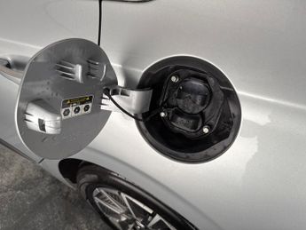 Hyundai Ioniq 38.3kWh Premium (136 ps) - LED - REVERSE CAM - NAV