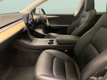 Tesla Model Y SUV RWD (346 ps) - HEATED SEATS - HEATED STEERING - WIFI