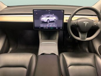 Tesla Model Y SUV RWD (346 ps) - HEATED SEATS - HEATED STEERING - WIFI