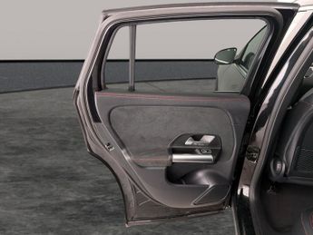 Mercedes-Benz EQA EQA 250+ 70.5kWh AMG Line (190 ps) - ADAPTIVE LIGHTS - HEATED LE