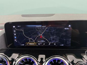 Mercedes-Benz EQA EQA 250+ 70.5kWh AMG Line (190 ps) - ADAPTIVE LIGHTS - HEATED LE