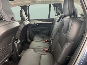 Volvo XC90 2.0h T8 Recharge 18.8kWh Plus Plug-in 4WD (455 ps) - ADAPT CRUIS