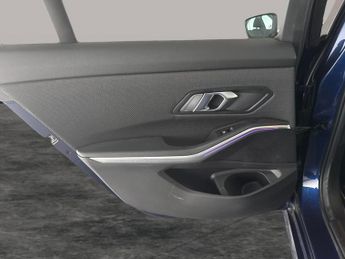 BMW 3 Series 2.0 330e 12kWh SE Pro Plug-in (292 ps) - NAV - PERFORMANCE CONTR