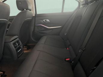 BMW 3 Series 2.0 330e 12kWh SE Pro Plug-in (292 ps) - NAV - PERFORMANCE CONTR