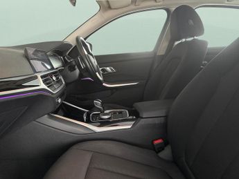 BMW 3 Series 2.0 330e 12kWh SE Pro Plug-in (292 ps) - NAV - PERFORMANCE CONTR