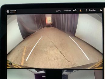 Tesla Model Y (Dual Motor) Long Range 4WDE (384 bhp) - KEYLESS ENTRY - REV CAM