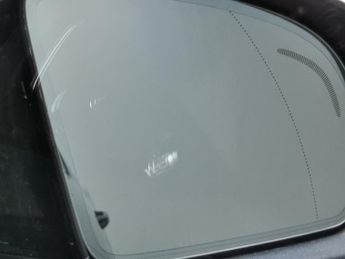 Volvo XC40 Recharge 69kWh Plus (231 ps) - KEYLESS ENTRY - PARK ASSIST - LED