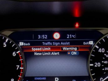 Nissan Qashqai 1.3 DIG-T MHEV Acenta Premium XTRON (158 ps) - BLIND SPOT ASSIST