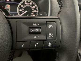 Nissan Qashqai 1.3 DIG-T MHEV Acenta Premium XTRON (158 ps) - BLIND SPOT ASSIST
