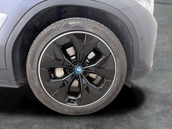 BMW iX3 80kWh Premier Edition (286 ps) - LEATHER - HEATED SEATS - ACOUST