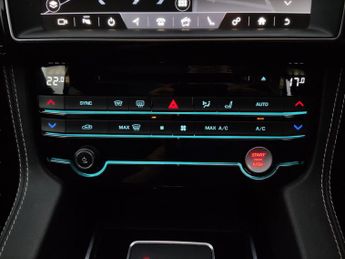 Jaguar F-PACE 2.0 D180 Chequered Flag AWD (180 ps) - ACTIVE LANE ASSIST - REVE