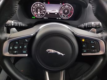 Jaguar F-PACE 2.0 D180 Chequered Flag AWD (180 ps) - ACTIVE LANE ASSIST - REVE
