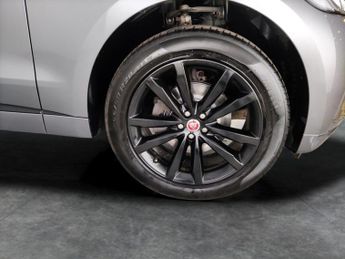 Jaguar F-PACE 2.0 D180 Chequered Flag AWD (180 ps) - ACTIVE LANE ASSIST - REVE