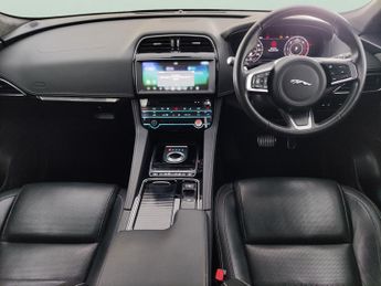 Jaguar F-PACE 2.0 D180 Chequered Flag AWD (180 ps) - ACTIVE LANE ASSIST - REVE